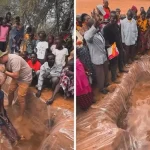 O pastor durante o batismo na Tanzânia. (Foto: Reprodução/Instagram/Eduardo Alexande Carvalhaes Ribeiro)