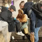 Uma evangelista da fundação “Presence”, liderou uma ação evangelística onde evangelizou várias prostitutas na Holanda. Foto: Reprodução/Revive