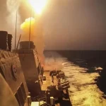 O mar Vermelho testemunhou um aumento significativo nos ataques perpetrados pelos Houthis, um grupo terrorista com base no Iêmen. Foto: Captura de tela do YouTube Hoje no Mundo Militar