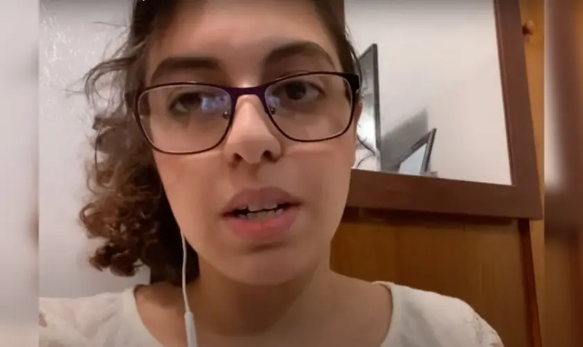 Conheça a história de Alia, uma ex-muçulmana que encontrou esperança e propósito em sua jornada transformadora ao abraçar a fé cristã. Foto: Reprodução/Revive