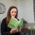 A Sociedade Bíblica lança a Bíblia para pessoas com dislexia, promovendo a inclusão social e democratizando a leitura bíblica. Foto: Reprodução/Bible Society