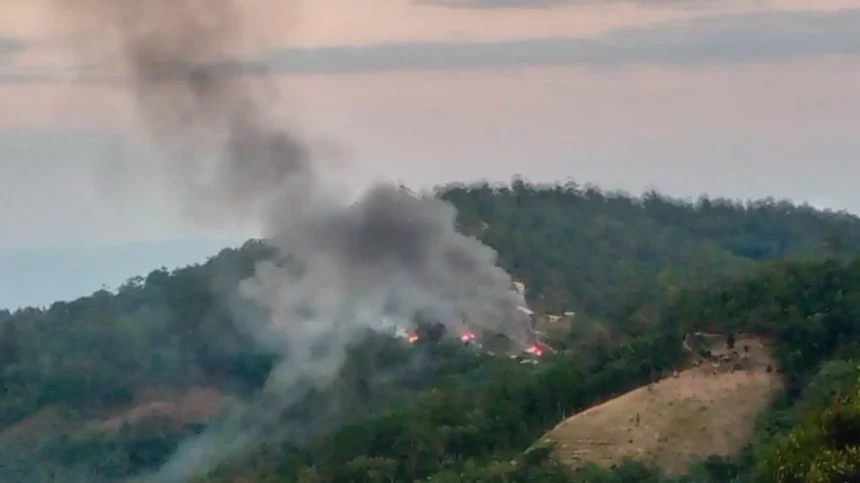 Ataque militar queima mais de 400 casas e cinco igrejas em Myanmar, deixando muito desabrigados e aterrorizados. Foto: Representativa/Portas Abertas.