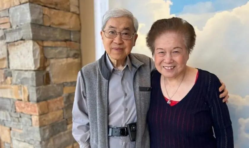 Shu e Lilly Huang dedicaram suas vidas a compartilhar o Evangelho com estudantes chineses nos EUA, impactando mais de 500 pessoas. Foto: Grace Thornton/The Alabama Baptist