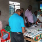 Igreja na Colômbia enfrenta ameaças diárias de grupos armados, mas pastor Salomón continua liderando sua comunidade com fé e resiliência. Foto: Reprodução/Portas Abertas