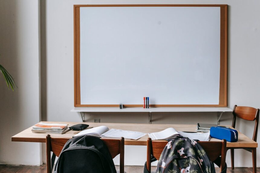 Cancelamento de clube cristão em escola da Flórida gera debate sobre liberdade religiosa em escolas públicas. Foto: Representativa/Pexels.