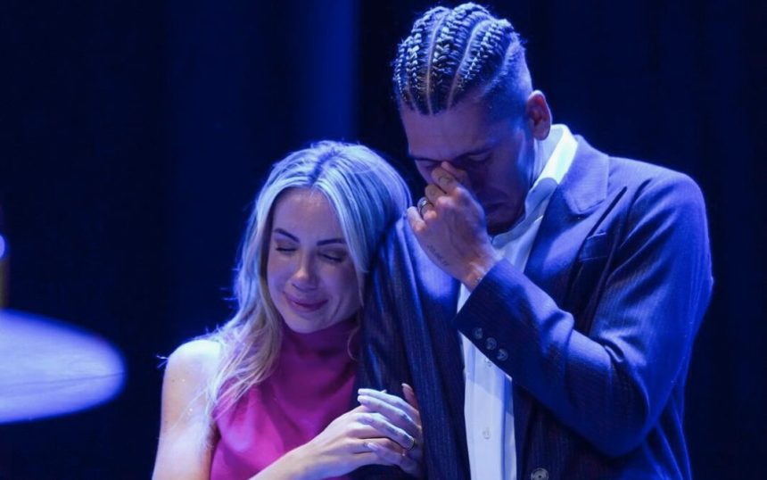 O ex-jogador da Seleção, Roberto Firmino, e sua esposa foram ordenados pastores em igreja em Maceió, durante uma emocionante cerimônia. Foto: Reprodução/Instagram/roberto_firmino