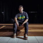 "Protegido" é uma composição autoral de Maia Flow, que surgiu em uma revolta pessoal, quando estava prestes a se afastar do evangelho. Foto: Divulgação.