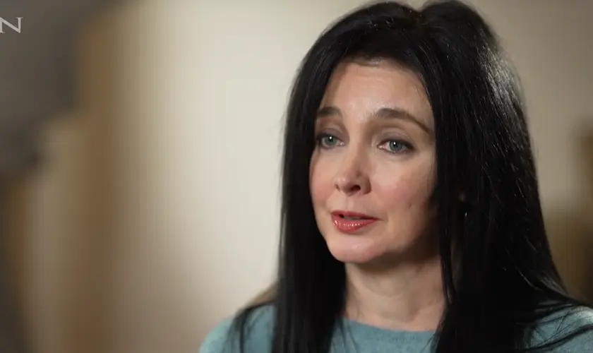 Mulher sobrevive a crise de diabete após intervenção médica e oração, testemunhando um milagre de Deus em sua recuperação. Foto: Reprodução/CBN News