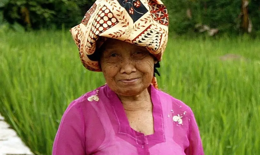 Evangelização por rádio alcança sundaneses na Indonésia, compartilhando o Evangelho em sua língua nativa e transformando vidas. Foto ilustrativa: Wikipedia