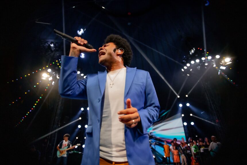 O cantor Thalles Roberto, um dos maiores nomes da música gospel, se apresentará no réveillon de Copacabana, RJ, e na Avenida Paulista–SP. Foto: Divulgação.