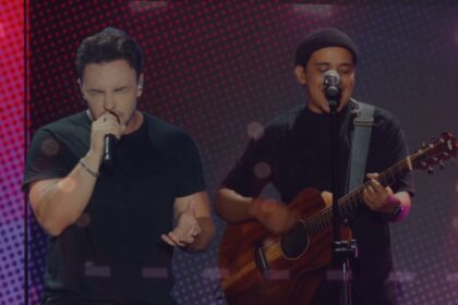 Theo Rubia lançou pela Brasas Music uma nova versão da canção “Tu És Tudo Que Tenho (PÉROLA)”, desta vez com Felipe Rodrigues. Foto: Divulgação.