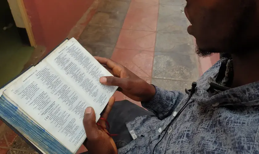 Ex-muçulmano é perseguido após se converter ao cristianismo na Etiópia, mas encontra cura emocional e liberta o perdão em meio à dor. Foto: Portas Abertas.