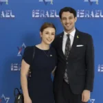Casal cristão é morto em ataque antissemita nos EUA após sair de evento em museu judaico; vítimas eram funcionários da embaixada de Israel. Foto: X/Embaixada de Israel nos EUA
