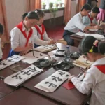 Cristãos na Coreia do Norte enfrentam doutrinação em massa e perseguição, onde o regime impede a liberdade de fé desde a infância. Foto: Portas Abertas.