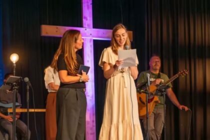 Ex-ocultista que seguia a Nova Era encontra salvação após ler a Bíblia, assistir pregações online e ter um encontro com Jesus em seu quarto. Foto: Reprodução/Instagram/Priscilla Priem