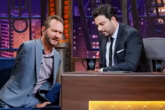 Durante sua recente passagem pelo Brasil, o evangelista Nick Vujicic participou do programa The Noite com Danilo Gentili, exibido no SBT. Foto: Instagram/The Noite com Danilo Gentili