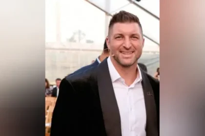 Ex-jogador da NFL, Tim Tebow ajuda a resgatar 71 crianças desaparecidas em operação contra tráfico e exploração infantil nos EUA. Foto: Instagram/Tim Tebow
