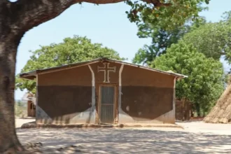 Perseguição em Moçambique aumenta os ataques de extremistas islâmicos que destroem igrejas, matam cristãos e forçam comunidades a fugirem. Foto: Portas Abertas.