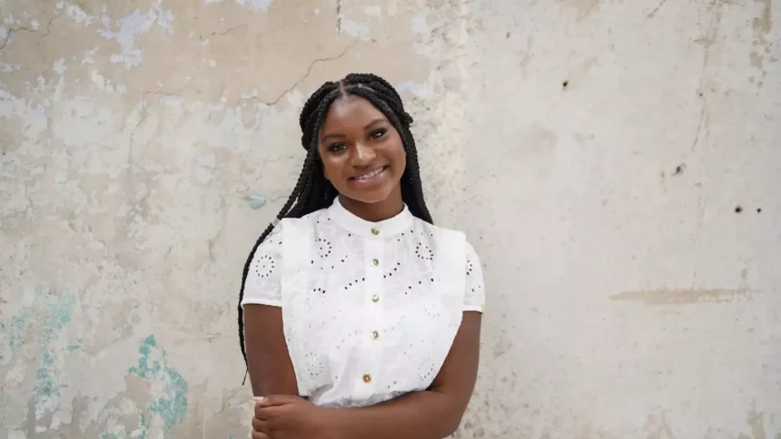 A cantora Thalita Roberta lançou, recentemente, seu novo single “Tente Outra Vez”, uma canção marcada por encorajamento e superação. Foto: Divulgação.