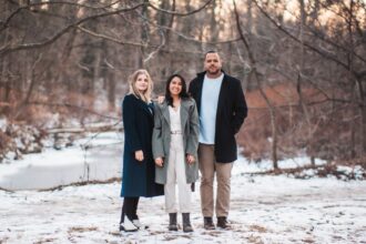 A cantora Tarlem lançou seu novo single “Milagre”, que marca o seu primeiro feat oficial, com Dilson Castro e Débora Schmitz. Foto: Divulgação.