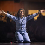 Com mais de 20 anos de carreira solo e 12 álbuns, a cantora Nivea Soares apresenta uma nova versão de um de seus grandes sucessos. Foto: Divulgação.