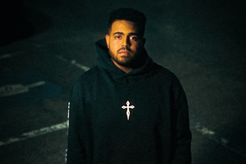 Silas Magalhães lança releitura de 'Arde Outra Vez' em trap e drill, revisitando sua história com uma forte experiência de entrega a Deus. Foto: Divulgação.