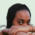 Na Nigéria, ex-muçulmana de 18 anos é perseguida pela própria família após se converter ao cristianismo e permanecer firme na fé em Jesus. Foto: Representativa/Unsplash.