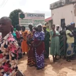 Mais de 200 cristãos foram mortos em um massacre na Nigéria, em Benue, após ataque brutal de jihadistas Fulani a uma vila agrícola. Foto: Captura de tela/YouTube/CBN News