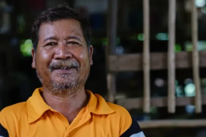 Ex-pagão na Malásia, abandona rituais e encontra salvação em Jesus após ser evangelizado por um missionário. Foto: Reprodução/Portas Abertas.