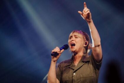 Kim Walker-Smith está com passagem confirmada pelo Brasil para uma série de três apresentações especiais em 2025. Foto: Divulgação.