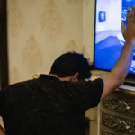 Avivamento no Irã cresce por meio de programas cristãos de TV, alcançando milhares com o evangelho apesar da perseguição. Foto: Portas Abertas.