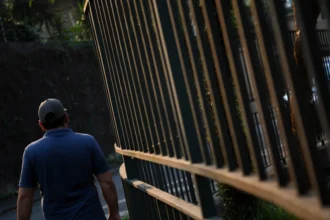 Pastor em Cuba é preso após apoiar família de cristãos detidos por protestar; caso revela aumento da repressão religiosa no país. Foto: Representativa/Portas Abertas.