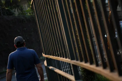 Pastor em Cuba é preso após apoiar família de cristãos detidos por protestar; caso revela aumento da repressão religiosa no país. Foto: Representativa/Portas Abertas.