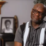 Pastor nos EUA, testemunha fé renovada após perder a filha, enfrentar duas paradas cardíacas e receber cura de derrame em 2021. Foto: Reprodução/CBN News.