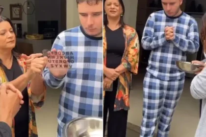 Adolescente autista é batizado em casa em uma emocionante cerimônia de batismo acessível, adaptada para suas necessidades. Foto: Reprodução/Instagram/Cláudia Boechat
