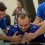 Iranianos foram batizados na primeira igreja persa em SP, trabalho missionário da Junta de Missões Mundiais (JMM) entre os povos muçulmanos. Foto: Reprodução/Instagram/Junta de Missões Mundiais