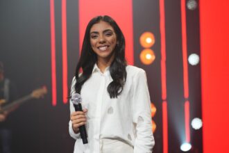 Tawany Camargo lança o EP “Passa Por Aqui” pela Louvor Eterno, com produção de Misael Coelho e releituras de clássicos e faixas inéditas. Foto: Divulgação.