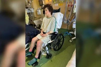 Menino de 13 anos sobrevive a queda de 73 metros nos EUA, passa dias preso sem comida ou água e é chamado de “milagre” pela mãe. Foto: Reprodução/Facebook/DakotaStrong
