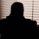 Ex-muçulmano no Iraque, enfrenta perseguição e ameaças da família após sonhar com Jesus, mas mantém a fé e busca evangelizar seu povo. Foto: Reprodução/YouTube/Open Doors UK & Ireland