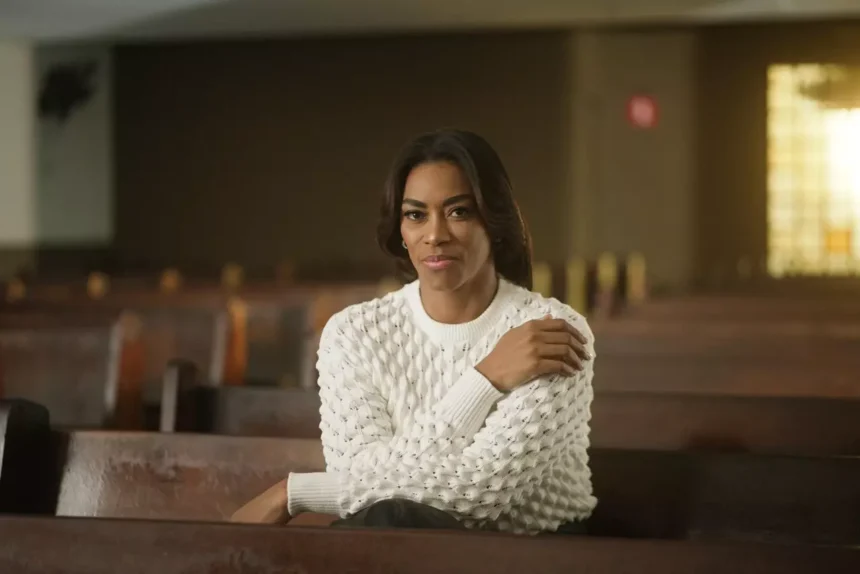 Elaine Martins lança o EP ''Reaja'', reunindo seis faixas marcantes que transmitem mensagens de fé, esperança e encorajamento ao público. Foto: Divulgação.