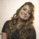 A cantora Bekah Costa lançou oficialmente seu mais novo single “É Mais Que Uma Honra”, acompanhado de um videoclipe impactante. Foto: Divulgação.
