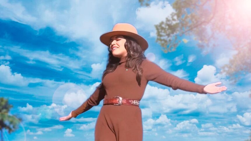 Carina Garay lança "Pra Sempre", versão gospel de "Tattoo Lover", sucesso conhecido no Brasil como "Daqui pra Sempre". Foto: Divulgação.