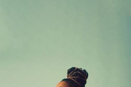 A cantora Terrian chega a São Paulo para agenda especial na Expo Cristã 2024, com apresentações, entrevistas e feats com Eli Soares. Foto: Divulgação.
