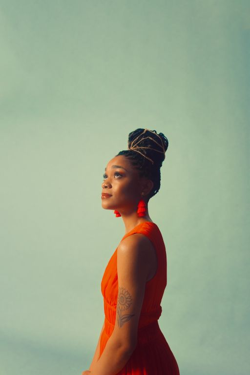 A cantora Terrian chega a São Paulo para agenda especial na Expo Cristã 2024, com apresentações, entrevistas e feats com Eli Soares. Foto: Divulgação.