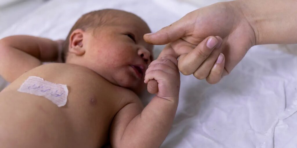Teste do olhinho: entenda a importância de repetir o exame para a saúde da visão do seu filho