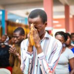 Mais de 7.000 cristãos na Nigéria foram mortos nos primeiros meses de 2025, em meio a ataques de grupos extremistas e crescente perseguição. Foto: Representativa/Unsplash.
