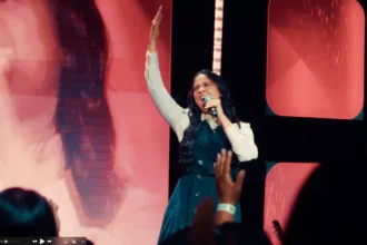 Eula Cris inicia nova fase com o single “Sou Tremendo”, primeira faixa de seu projeto gravado ao vivo em Recife, sua cidade natal. Foto: Divulgação.