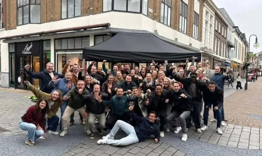 Evangelismo na Holanda resulta em pessoas aceitando Jesus e batizadas
