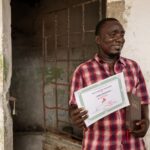 Condenado por fraude, ex-muçulmano se converte e passa a evangelizar na Libéria após ter um sonho com Jesus na prisão. Foto: Reprodução/Samaritan’s Purse