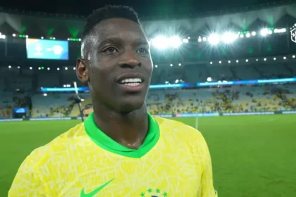 O atacante Luiz Henrique brilha na vitória do Brasil contra o Chile e credita seu sucesso à fé e ao apoio de sua célula. Foto: Reprodução/YouTube/Confederação Brasileira de Futebol